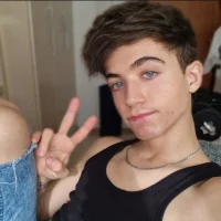 Kinkypuff's Profile Pic