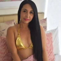 thania_love's Profile Pic