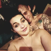 bitchNslave Φωτ, Προφίλ