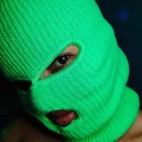 Balaclavaahot Φωτ, Προφίλ