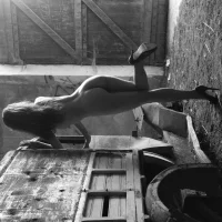 Xena-xcom Φωτ, Προφίλ