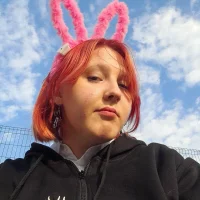 NellyAndrews Φωτ, Προφίλ