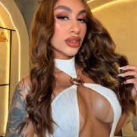 DannaCruz Φωτ, Προφίλ