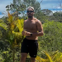 pfsilve Φωτ, Προφίλ