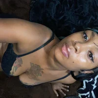 Roxxxy89's Profile Pic