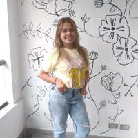 Mia083's Profile Pic