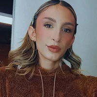 Nikki_thomson's Profile Pic