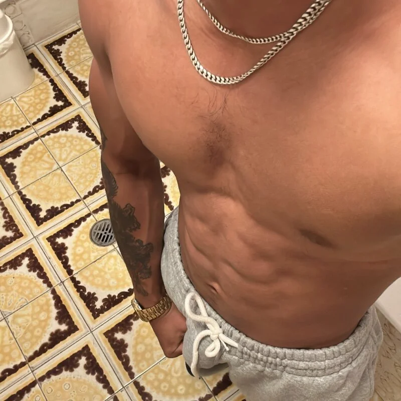 elgonzalito23 profile photo