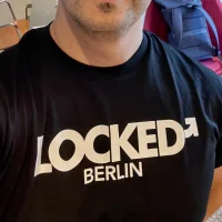 locked_guy_de 的  个人资料图片