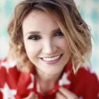 Charline_TheFoxTail model avatar