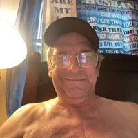 llovetoshowoff avatarképe