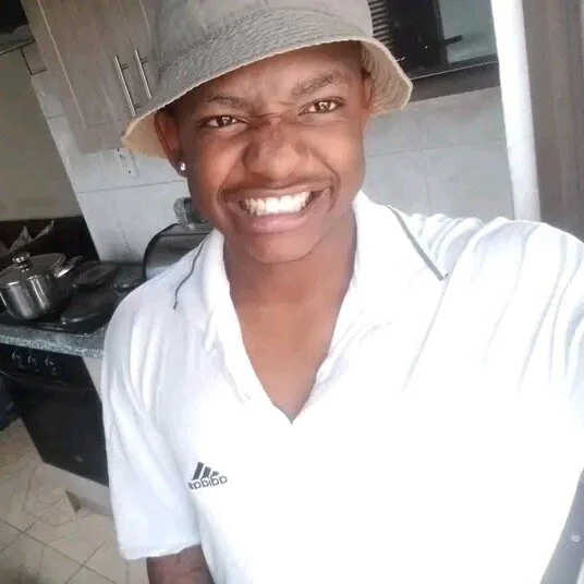 hugecurveD profile photo