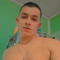 ayelandro's Profile Pic