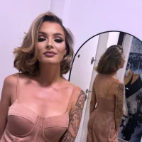 Slika avatara modela SinLuna_