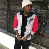 Robbiehhhuu's Profile Pic