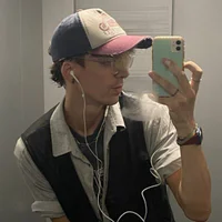 OLIVER__MARTINEZ's Profile Pic