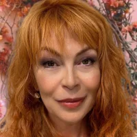 Alisa_Red's Profile Pic