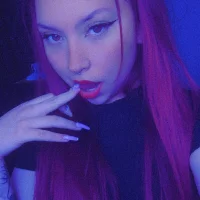 april_simons_'s Profile Pic