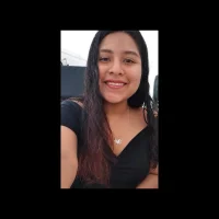 Larizaszuri's Profile Pic