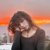 elian_7 Adlı Modelin Avatarı