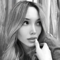 -HollyWay- Adlı Modelin Avatarı