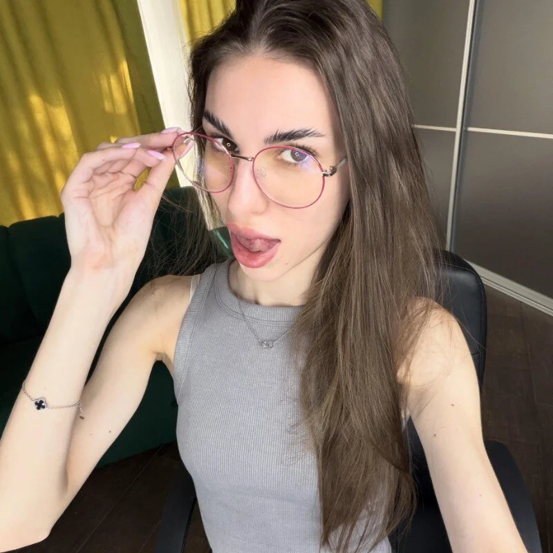 GracefulDoll Stripchat profile image