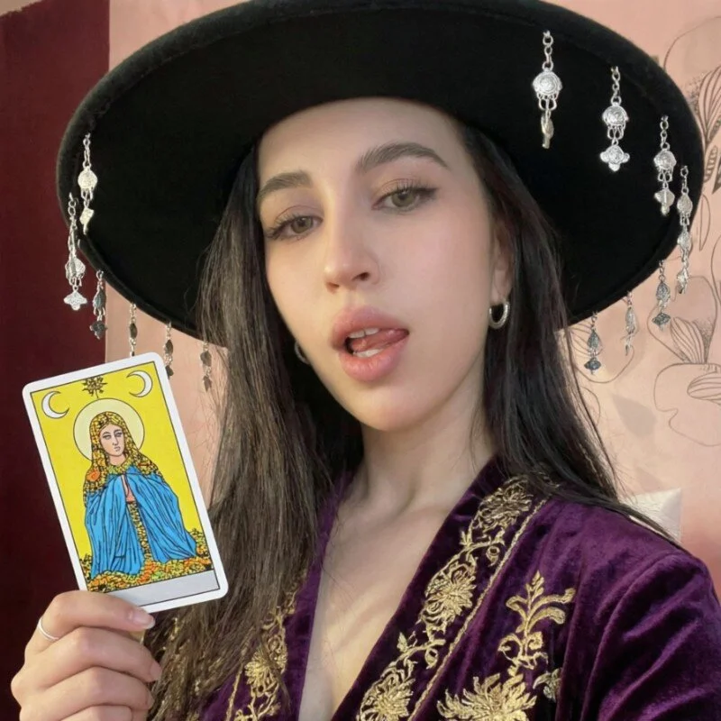 HornyPriestess