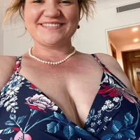 Ảnh đại diện của SlutMilfLucy