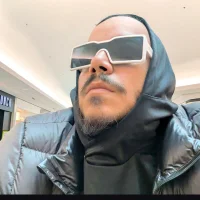 Papiguillermo Φωτ, Προφίλ