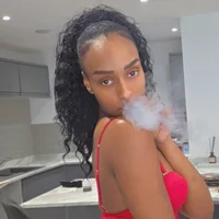 Hazel_Dollxx's Avatar Pic