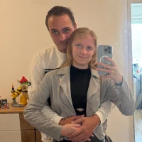 SweetHoneyMoon06's Avatar Pic