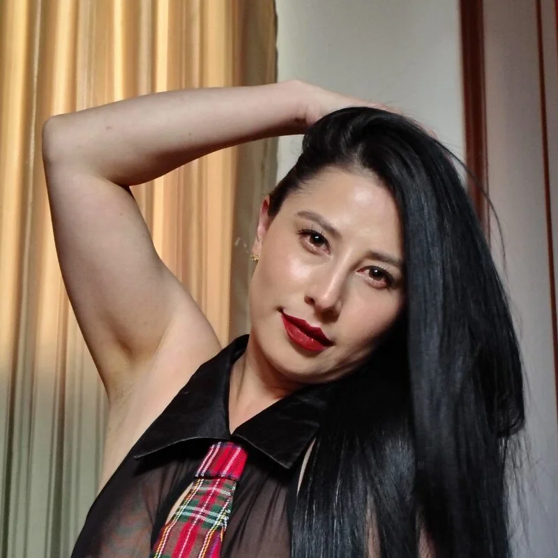 Emma_Hotkiss