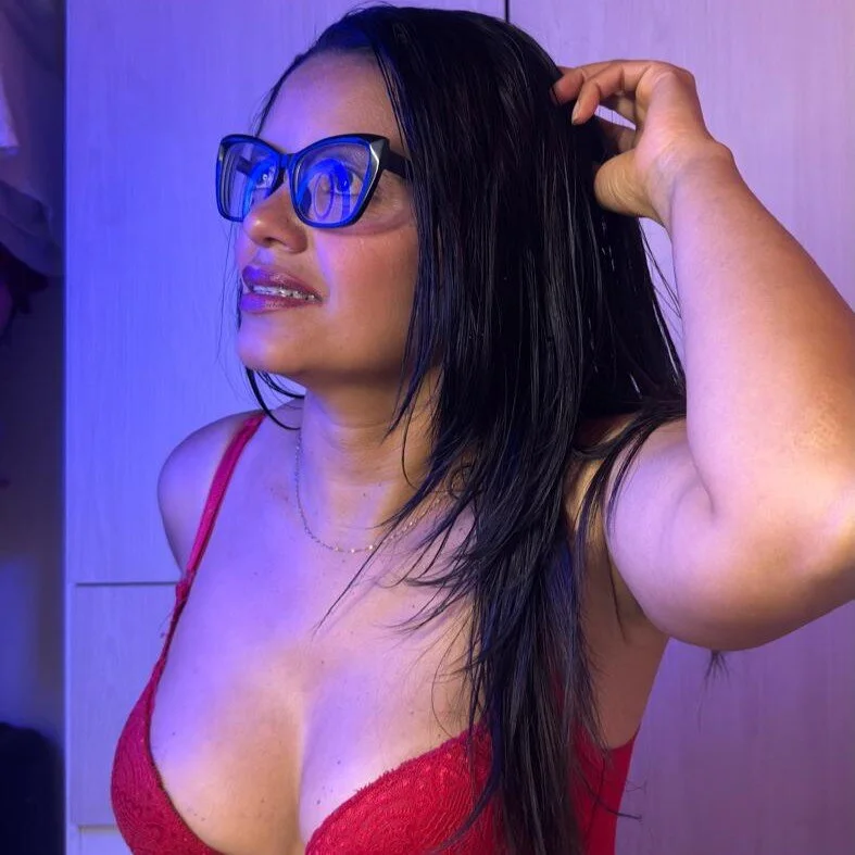 selena_foxy Stripchat profile image