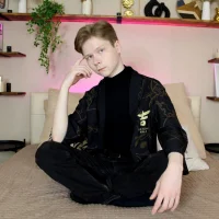 DanielSanders Φωτ, Προφίλ