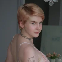 Pink_Lady_'s Profile Pic