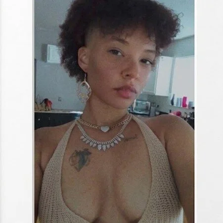 696969crystal profile photo