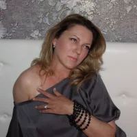 LeaPure's Avatar Photo