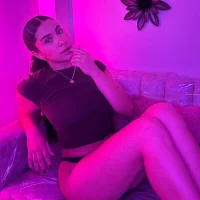 april_smiith's Avatar Pic