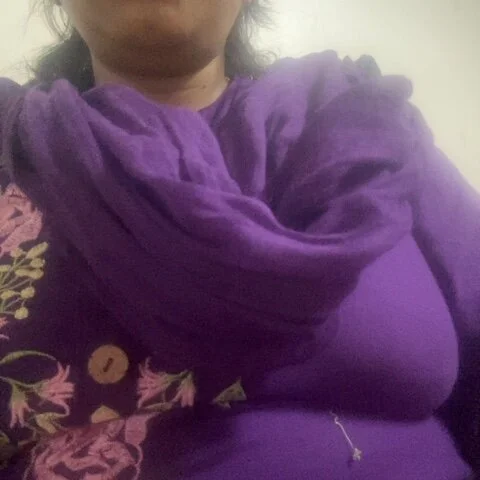 tamil-priyaaa Stripchat profile image