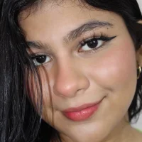 Zoe_Robins Φωτ, Προφίλ