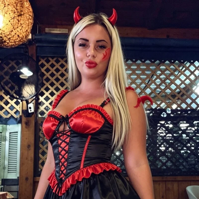 blonde_baddie