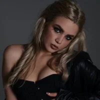 April_Purr এর প্রোফাইল ছবি