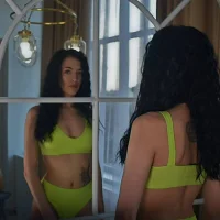 _The_first_love_'s Avatar Pic