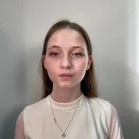 NicoleViau Φωτ, Προφίλ