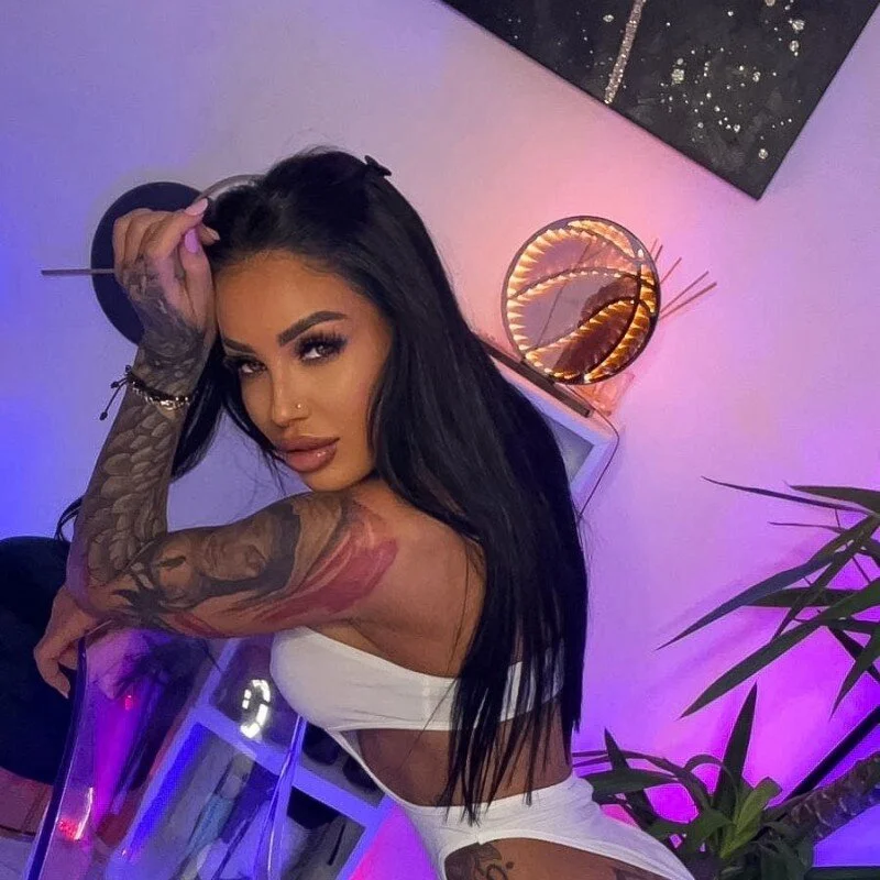 AnyssyaHot