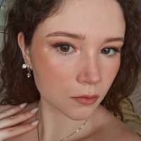 NaiveVi's Profile Pic