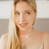 Sweet_Love_Lily's Avatar Pic