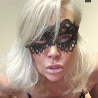 HoneyLuna7's Avatar Pic