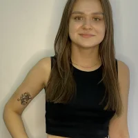 AmelyRuby Φωτ, Προφίλ