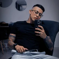 SIXXTOLOVE18's profilbilde